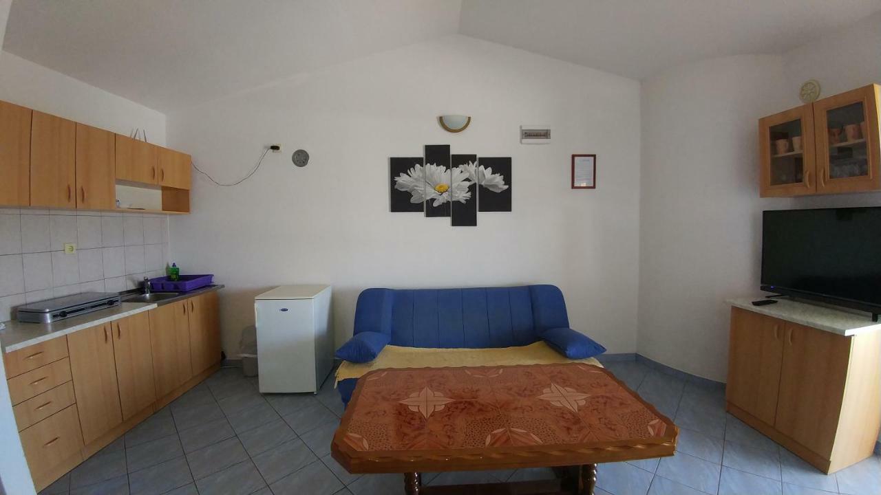 Apartments Ayla Vir Bagian luar foto
