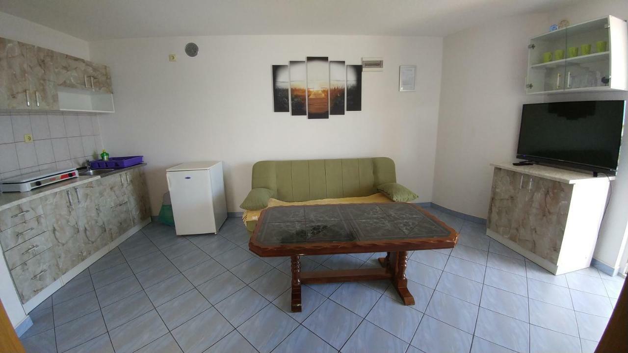 Apartments Ayla Vir Bagian luar foto