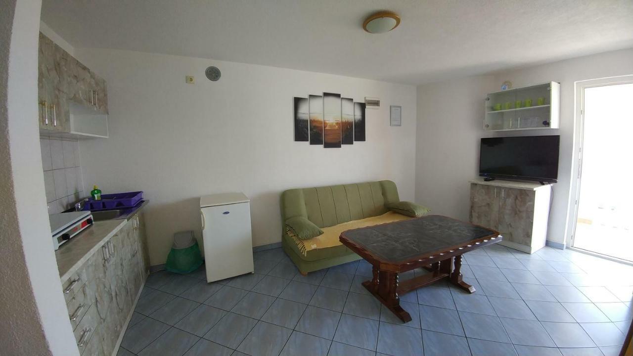 Apartments Ayla Vir Bagian luar foto